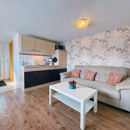 3 & 4 Wald & * Zirchow